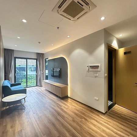 Luxe Paradise Suites Hotel To Ngoc Van Hanoi Exterior photo