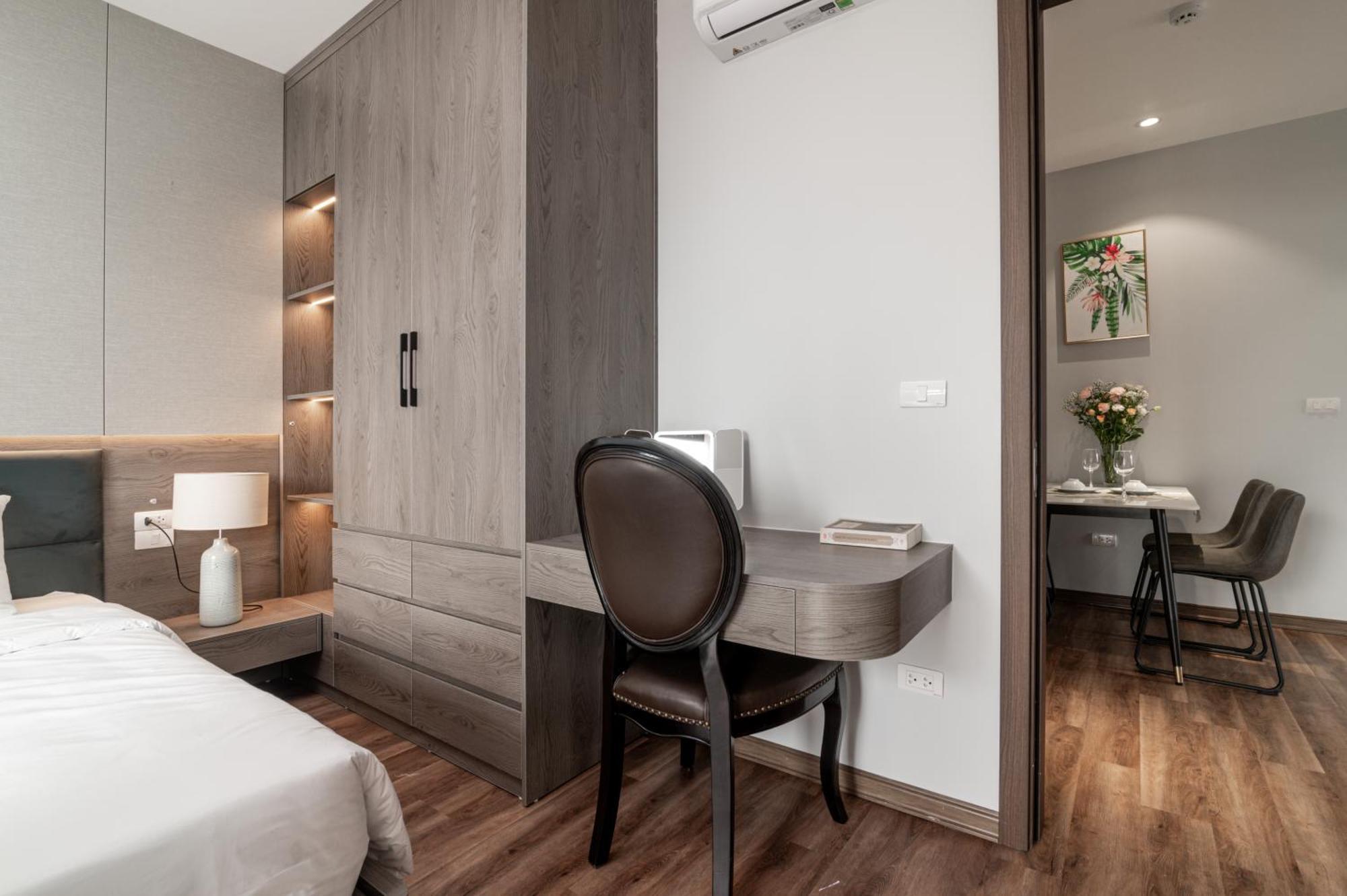 Luxe Paradise Suites Hotel To Ngoc Van Hanoi Exterior photo